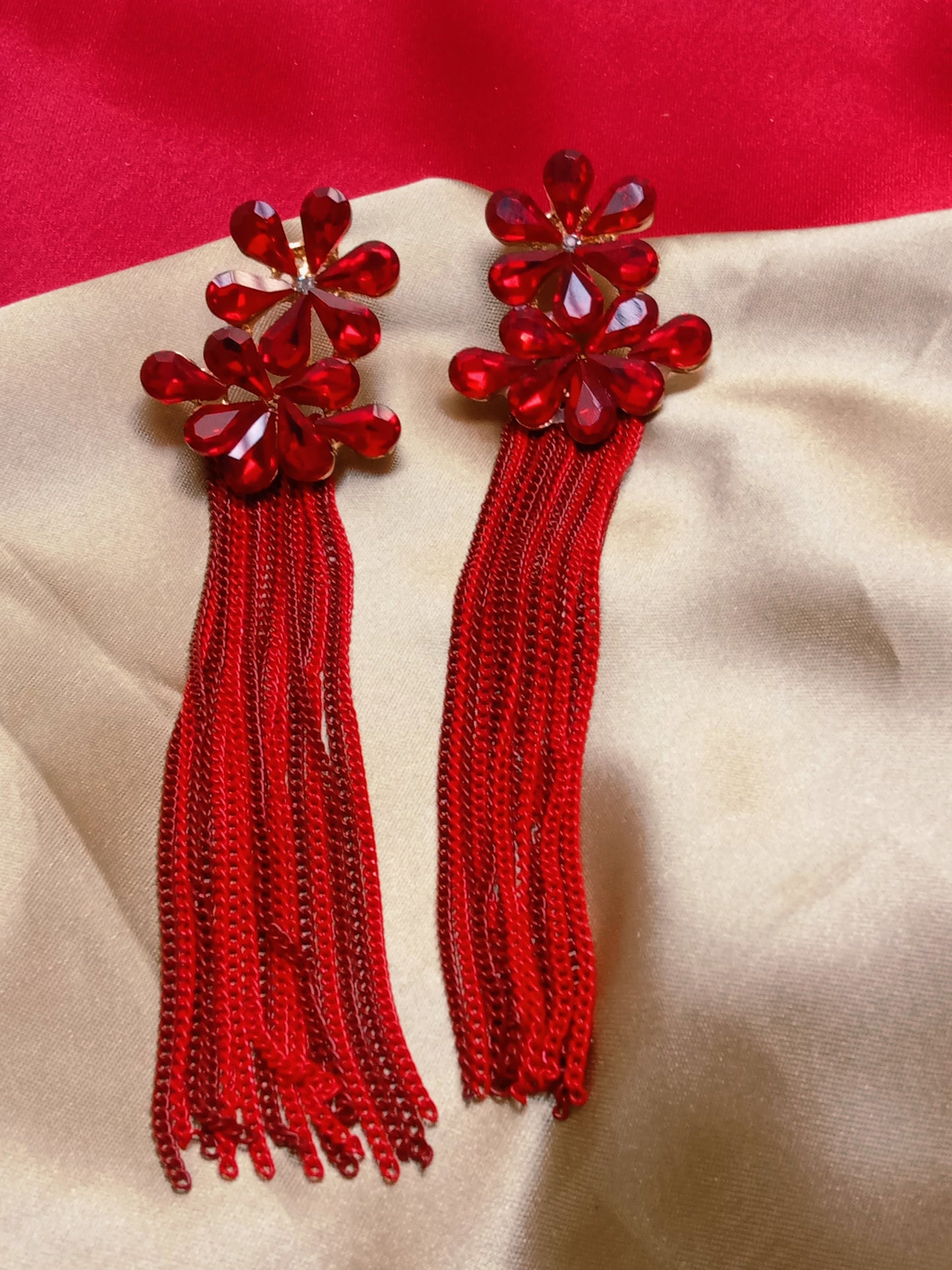 WESTERN CINDERELLA RED CRYSTAL EARRINGS