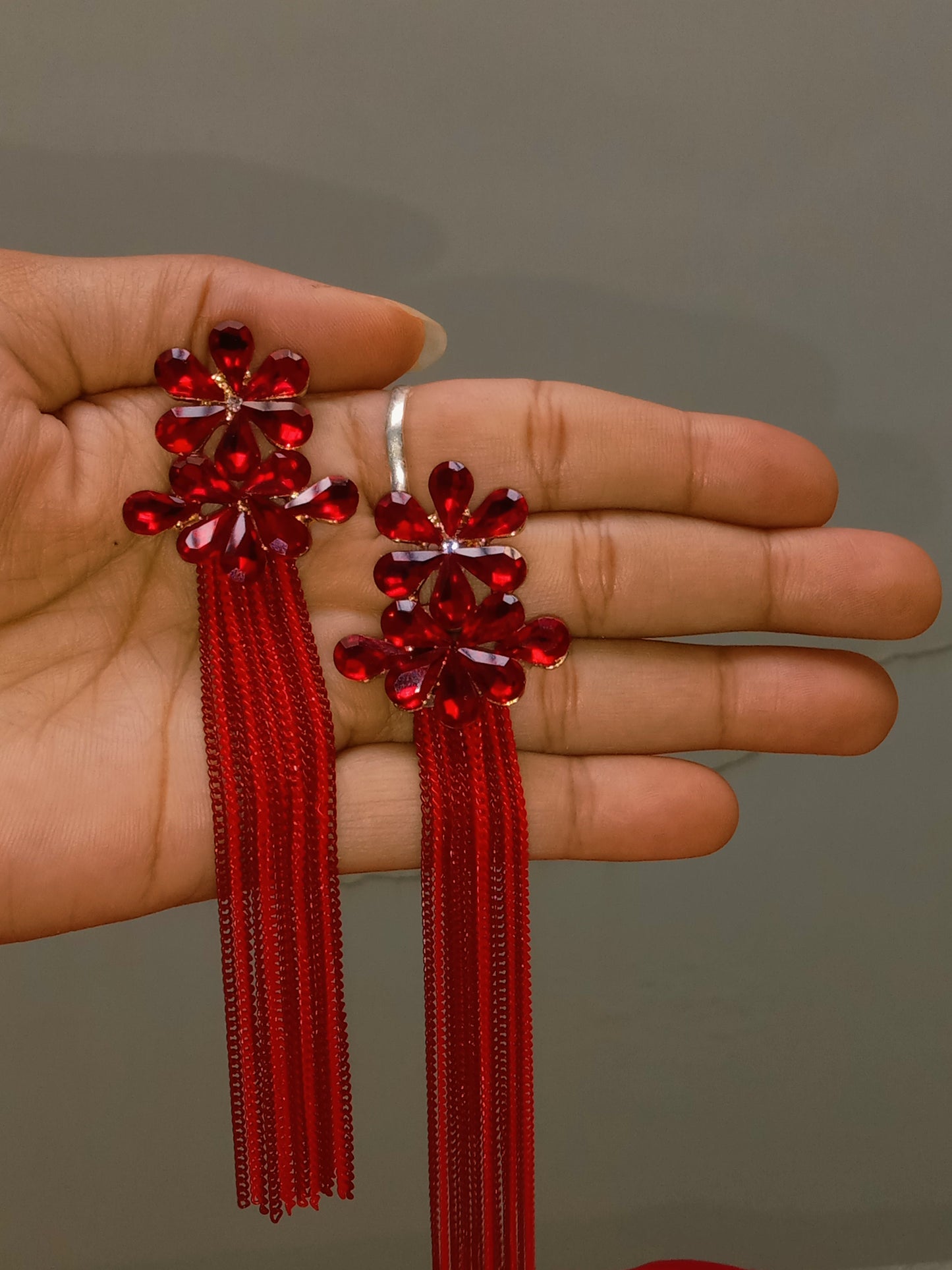 WESTERN CINDERELLA RED CRYSTAL EARRINGS